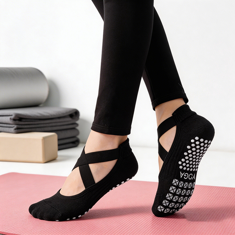 Pilates Yoga Grip Socks - Kaus Kaki Yoga Anti Selip Wanita
