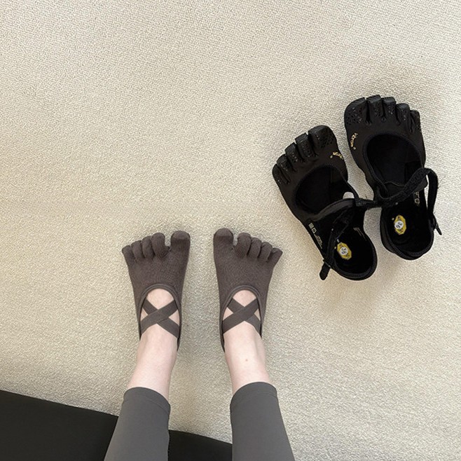 Pilates Yoga Grip Socks - Kaos Kaki Yoga Wanita dengan Tali