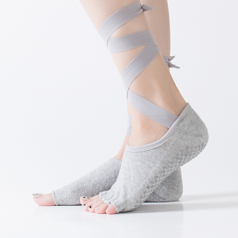 1 Pasang Kaus Kaki Yoga Anti S - Pilates Ankle Strap ulasan dan harga